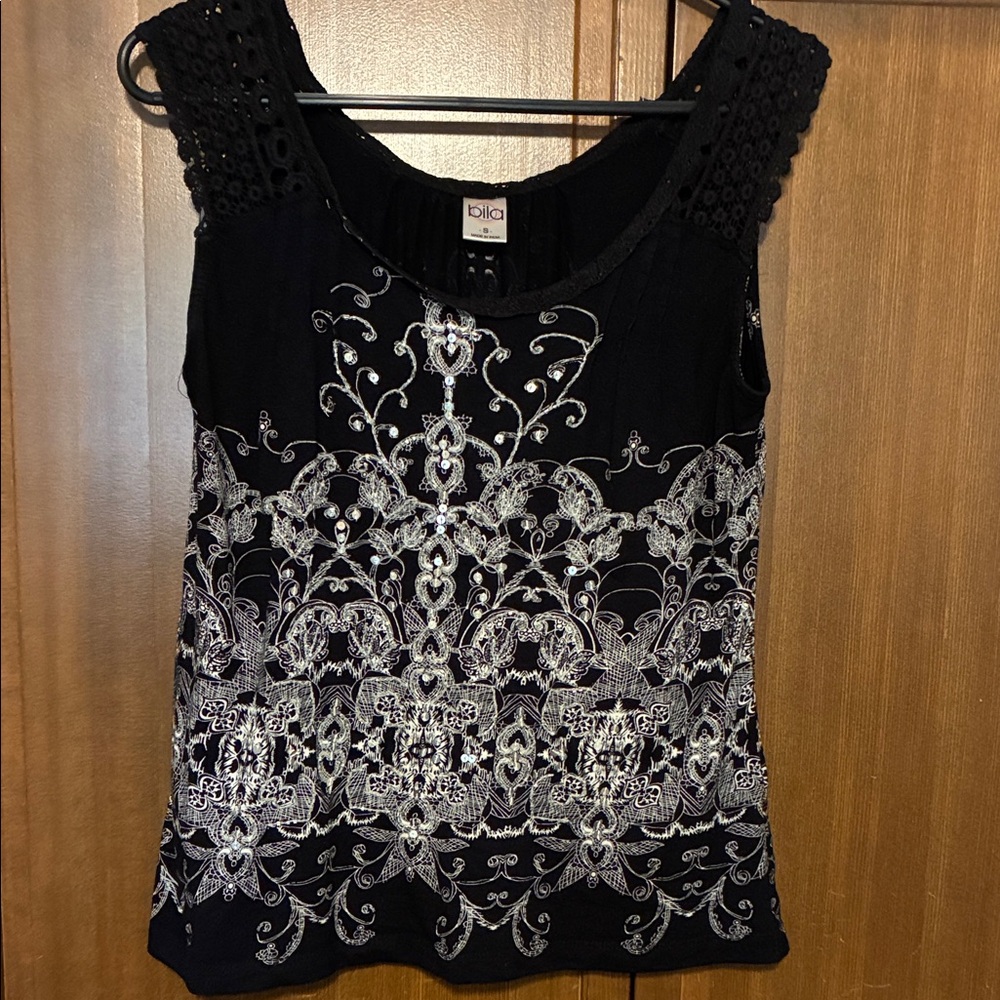 Bila Black and White Embroidered Blouse